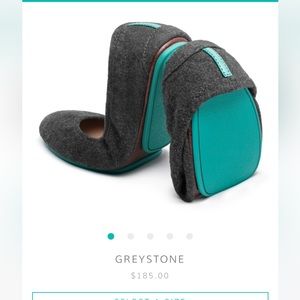 TIEKS NEW Greystone size 9